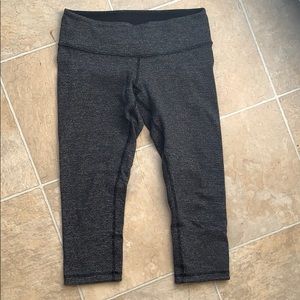 Lululemon Wunder Under Grey Crops Size 6